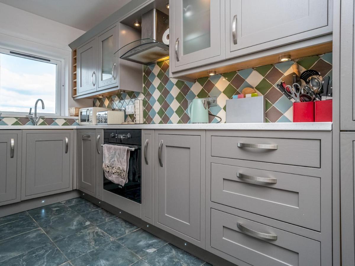 Pass The Keys Stunning Flat With Sea View And Parking Appartement EDI Buitenkant foto