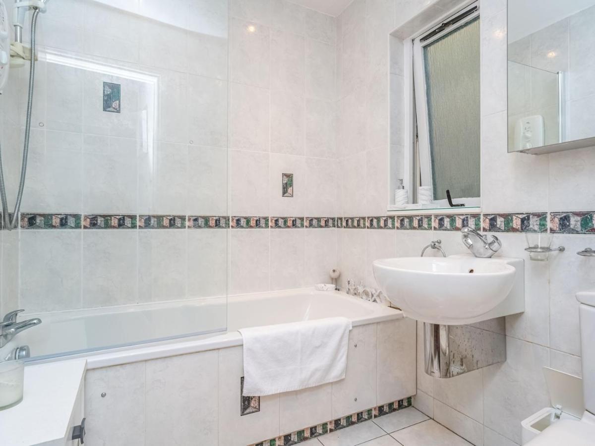 Pass The Keys Stunning Flat With Sea View And Parking Appartement EDI Buitenkant foto